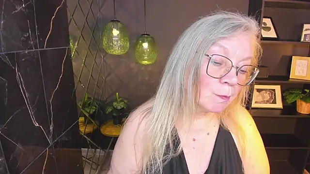 NataliMellow Show in webcam