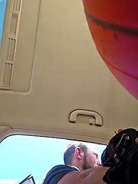 Pokazy przed kamerką – UncutHammer69