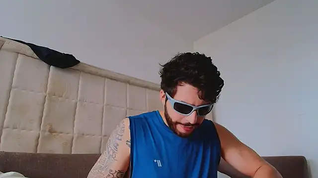 Chat XXX en directo de thomas_gun