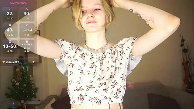 ToyaPletz's Live XXX Chat