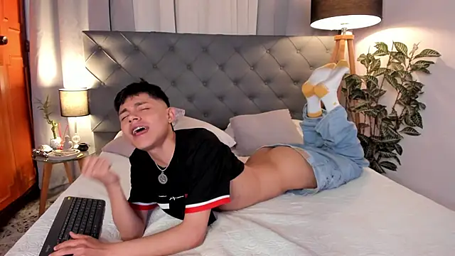 Andy_Belier23 即時 XXX 聊天