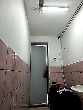 MaskedLatinaX: онлайн-секс-чат