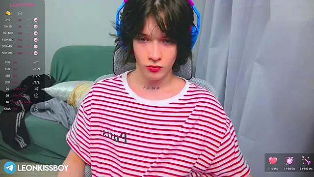 LeonBoykisser Pertunjukan Webcam
