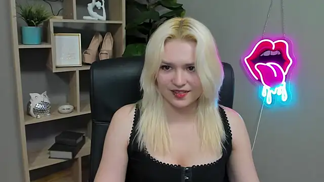 SweetLilyxo: онлайн-секс-чат