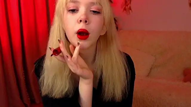 Rochelle_kitty Adlı Modelin Canlı XXX Sohbeti