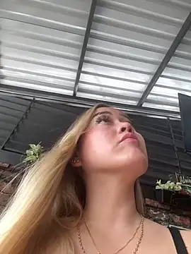 Danielavegax: онлайн-секс-чат