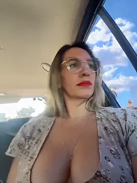 Gatitacarlita Adlı Modelin Canlı XXX Sohbeti