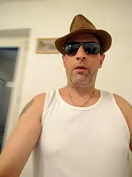 FINCHELABARCAVAのウェブカメラショー