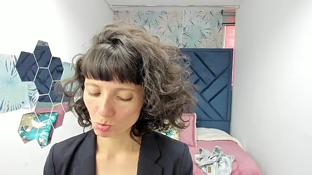 Valery_More__ Adlı Modelin Canlı XXX Sohbeti