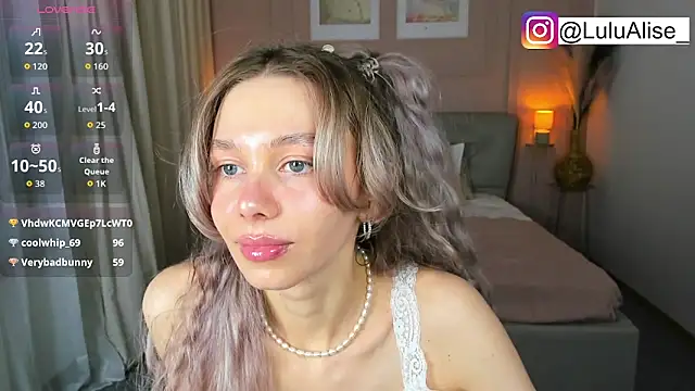 LuluAlis live XXX chat