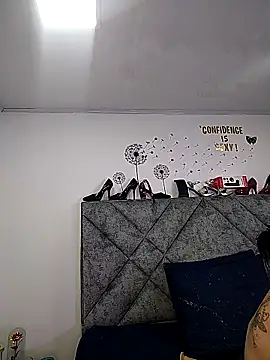 Shantey_Laurent Live XXX-Chat