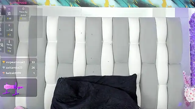 Chat +18 de IsaDiiaz ao vivo