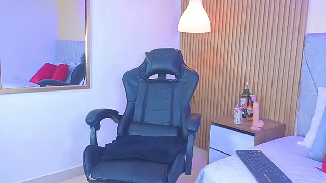 Chat +18 de amara_queen_ ao vivo