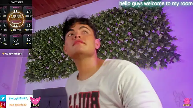 Chat +18 de kamii_22 ao vivo