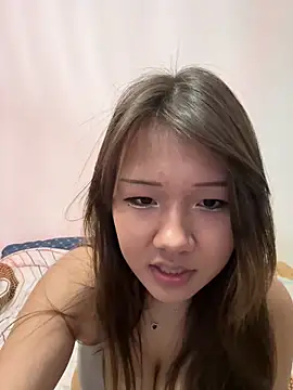 Kim_SLO Adlı Modelin Canlı XXX Sohbeti