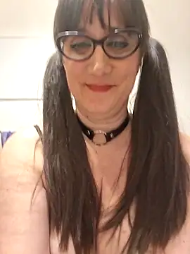 Alice_InPornoLand2025 Adlı Modelin Canlı XXX Sohbeti