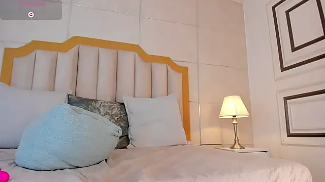 Crystal_Rose__ Adlı Modelin Canlı XXX Sohbeti