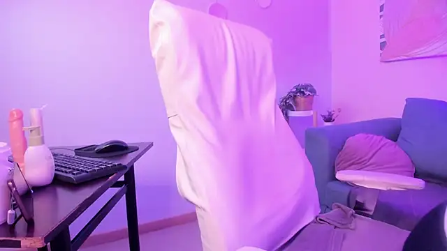 Ivonne_4 Chat XXX live