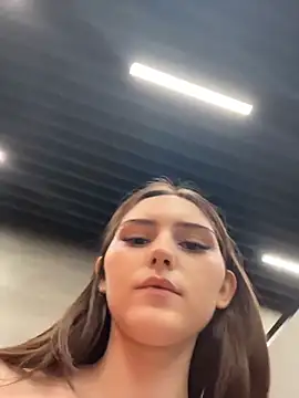 AnitaFly Adlı Modelin Canlı XXX Sohbeti