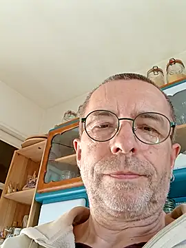 CathyXav: διαδικτυακό σόου στην κάμερα