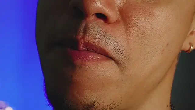 AlphaMasterXxx 网络视讯表演