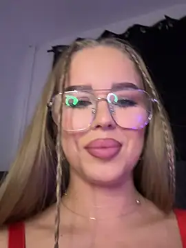 AubrieleRouj1's Webcam Show