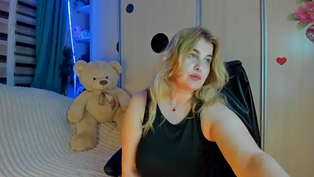 CoraSwon's Live XXX Chat