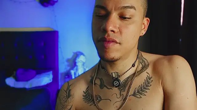 AlphaMasterXxx Adlı Modelin Canlı XXX Sohbeti