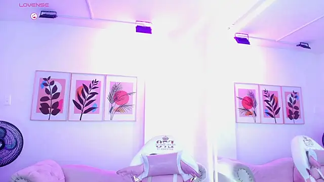 Živý XXX chat Ema_louis_