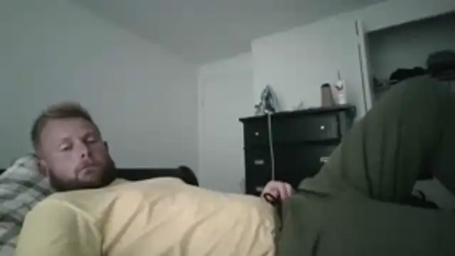 boysfirsttime: διαδικτυακό σόου στην κάμερα