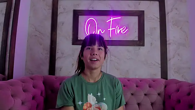 Chat +18 de Tamara_Ferrer ao vivo