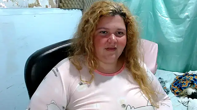 Pokazy przed kamerką – bbwsquirt