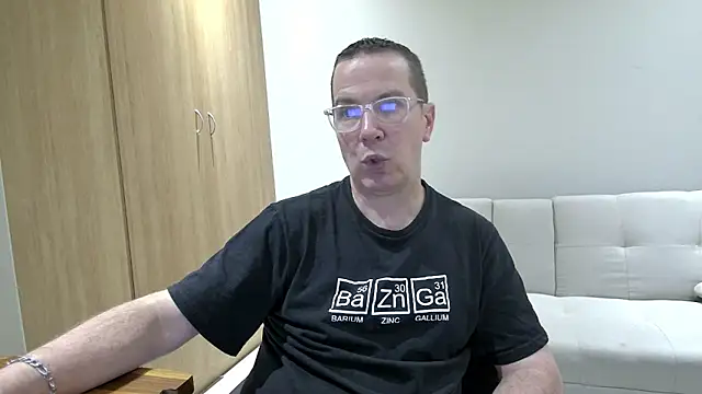 BrettJ81 Live XXX-chat