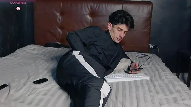 Pertunjukan Kamera Web DanielCrush1