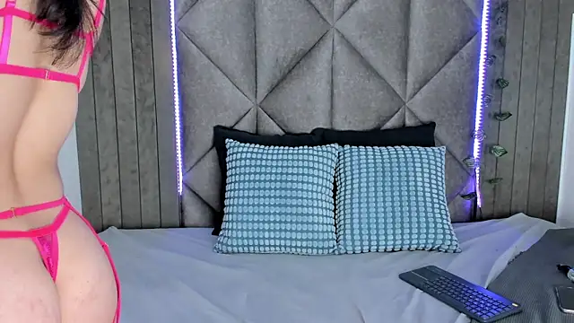 AnnieRouse__ Adlı Modelin Canlı XXX Sohbeti