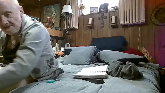 Makowboy: διαδικτυακό σόου στην κάμερα