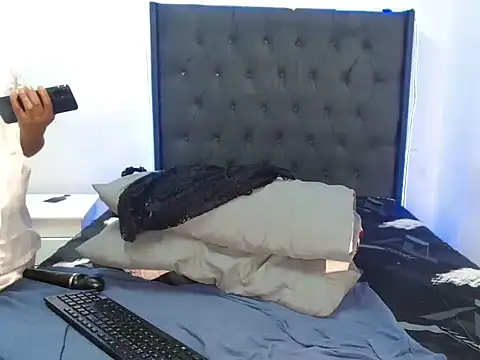 Chatroom XXX en direct de Sex_bomb30