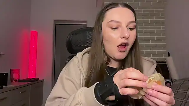 Rabli1 Adlı Modelin Canlı XXX Sohbeti