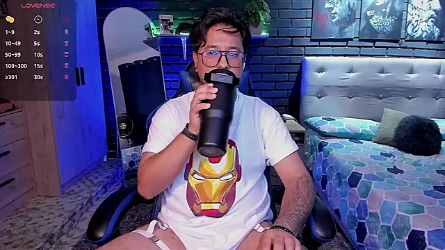 DaviidEvans_ Show in webcam