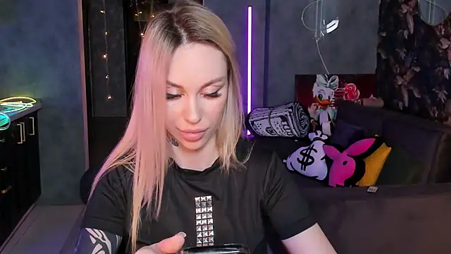 Blckmirrorr's Live XXX Chat