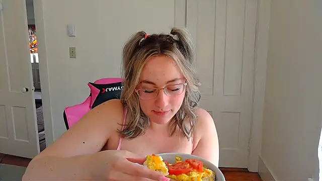 switchykittyn Live XXX chat