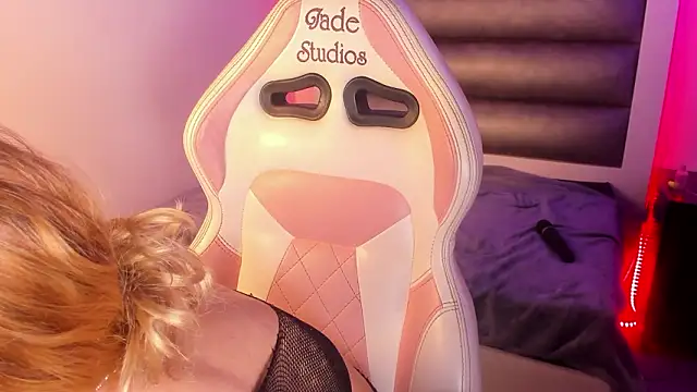 adhalee_js' Live XXX Chat