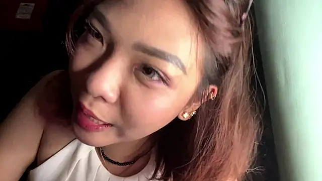 Pertunjukan Kamera Web urhottie_lottie