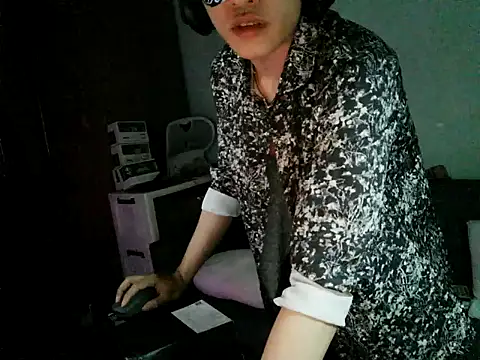 boyhigh1997 网络视讯表演