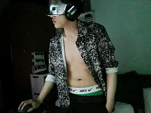 boyhigh1997 Show Webcam