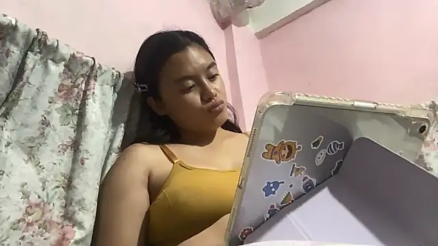 PennieDegraaf Live XXX Chat