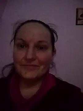 BustyLadyAlma Adlı Modelin Canlı XXX Sohbeti