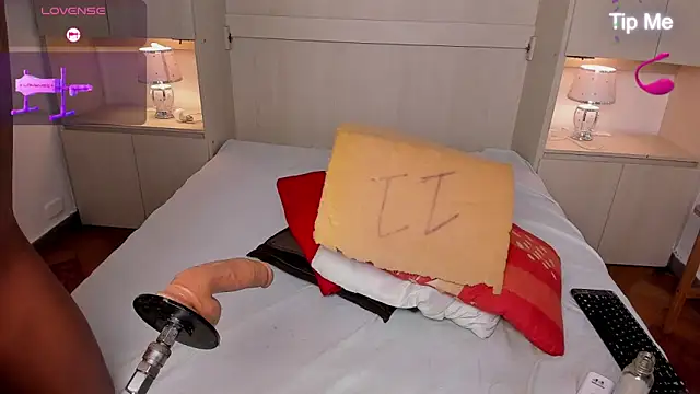 BeverlySteel Adlı Modelin Canlı XXX Sohbeti