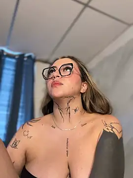 Živý XXX chat CarolQueen1_