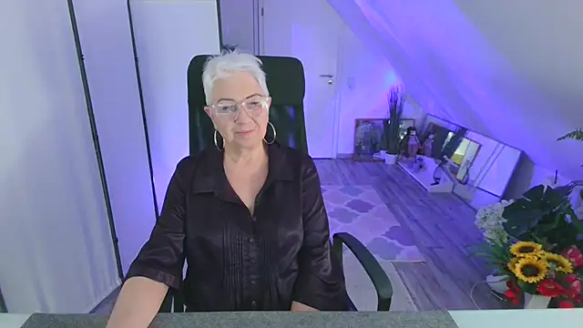 LovelyHelena's Live XXX Chat